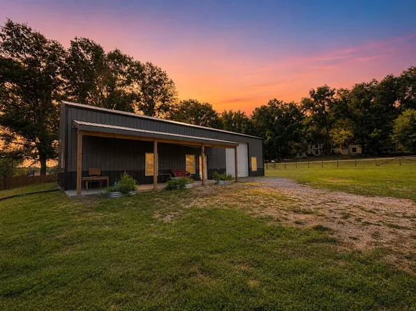 102 George Blvd, Coffeyville, KS 67337