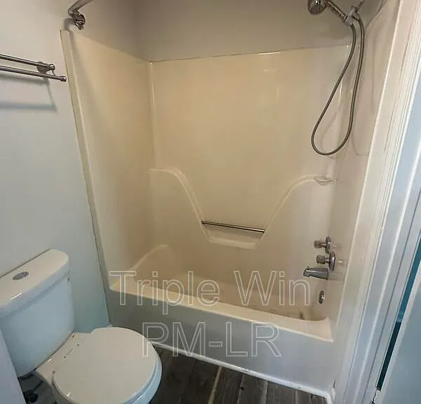 5900 Foxboro Dr — Photo 24