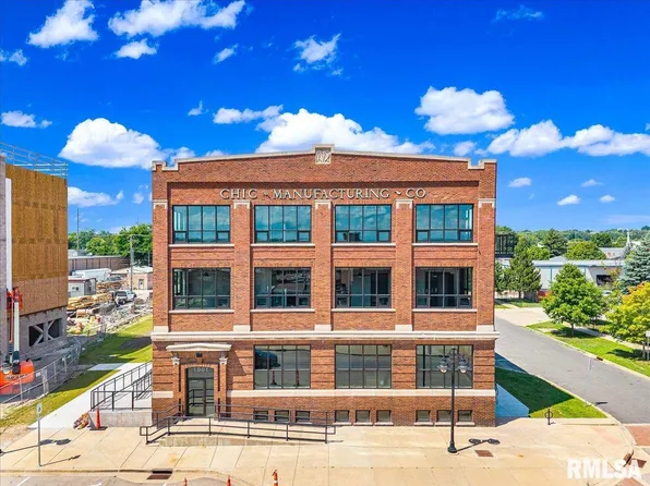 1001 SW Adams St #204, Peoria, IL 61602