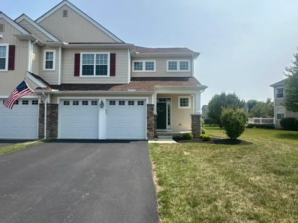 866 Iron Ln, Easton, PA 18040