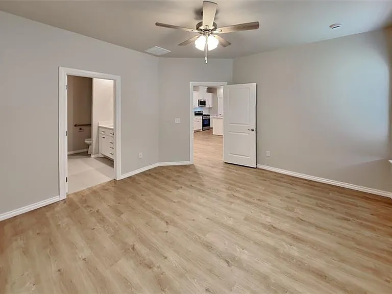 6904 Labelle Dr — Photo 8