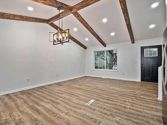 4th image of 897 Trace Cir NE #28