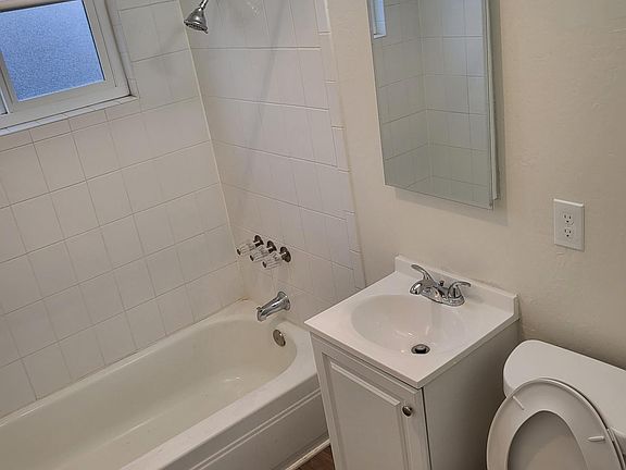 2nd image of 317 W Park Ave #202