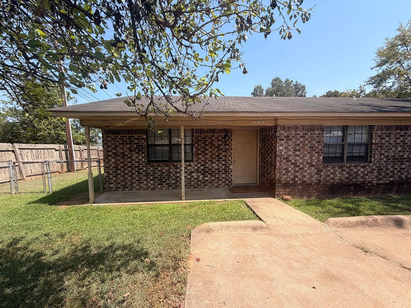 1401 S Houston, Apt A & B — Photo 1