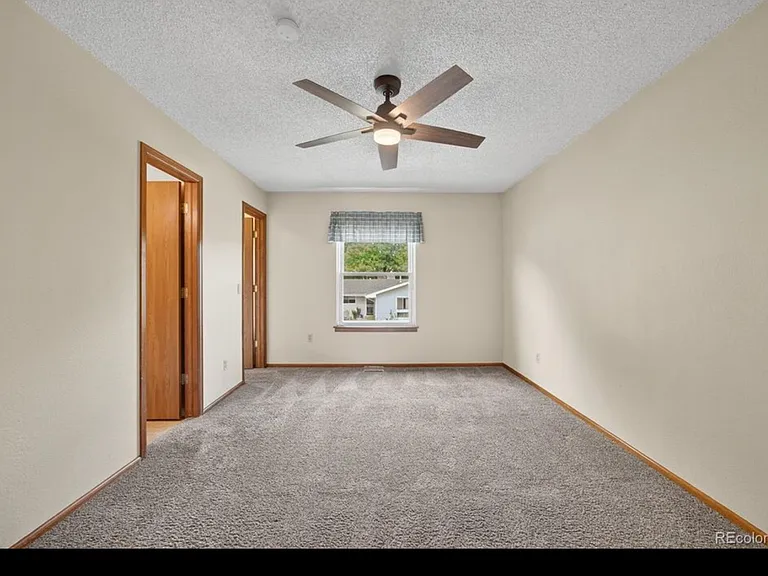 250 Cypress Ln — Photo 11