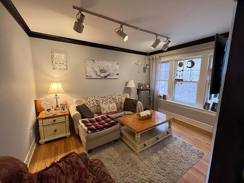 1st image of 1333 W Carmen Ave APT 1A
