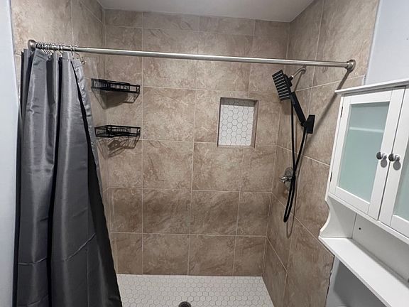 ensuite bathroom bedroom 2