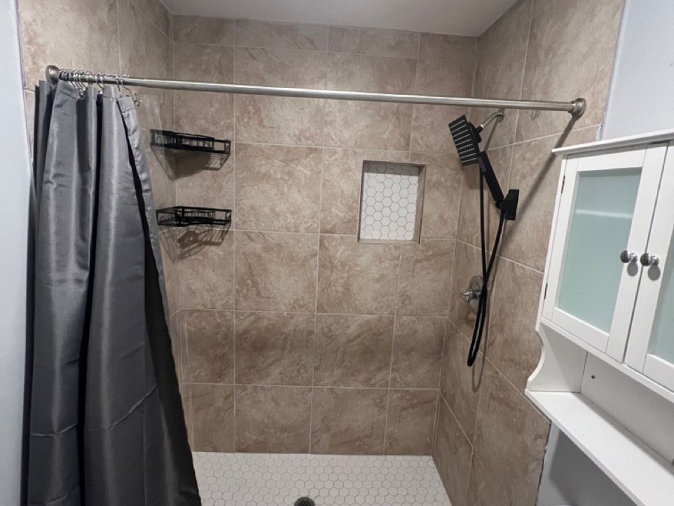 ensuite bathroom bedroom 2