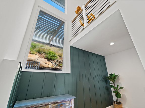 Foyer.