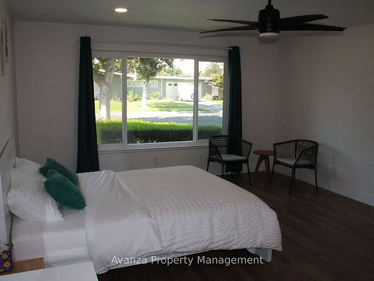 725 W Rialto Ave — Photo 11