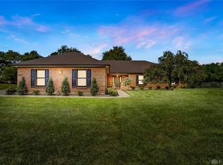 3925 Eagle Point Dr, Dayton, OH 45430