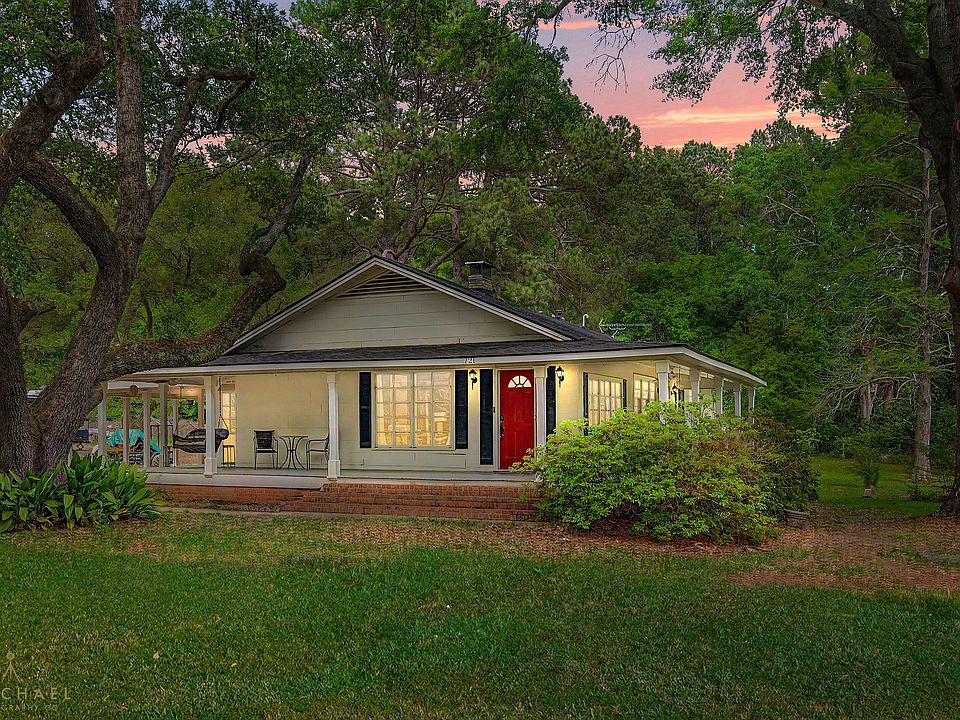 1st image of 721 Jenkins Rd