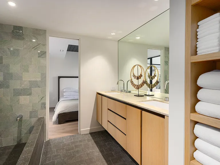5311 E Mitchell Dr — Photo 17