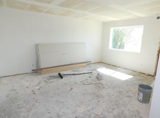2332 E McArthur Dr, Tempe, AZ 85281