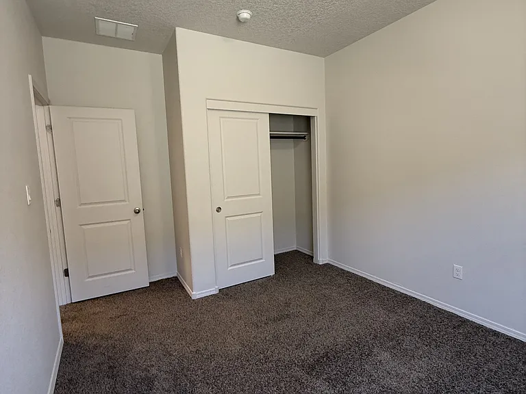 2116 Solitaire St NE — Photo 16