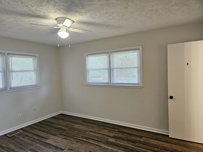 853 Shannon Dr — Photo 17