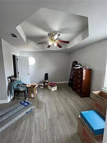 405 N Woodlawn Ave — Photo 12