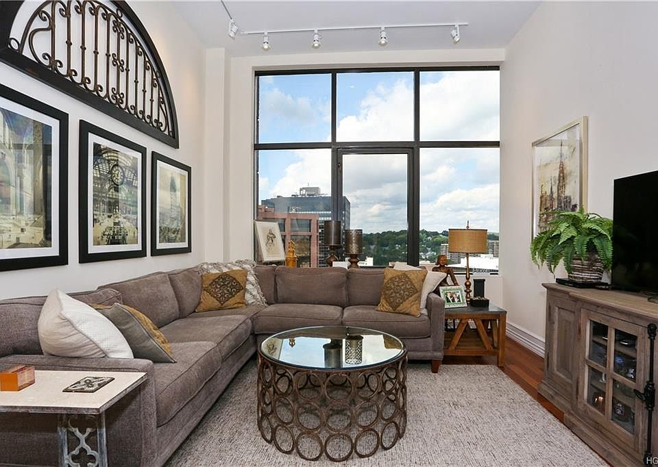 1st image of 4 Martine Ave Ste 02