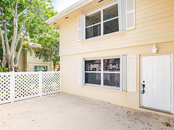 4th image of 8152 Bridgewater Court #52a