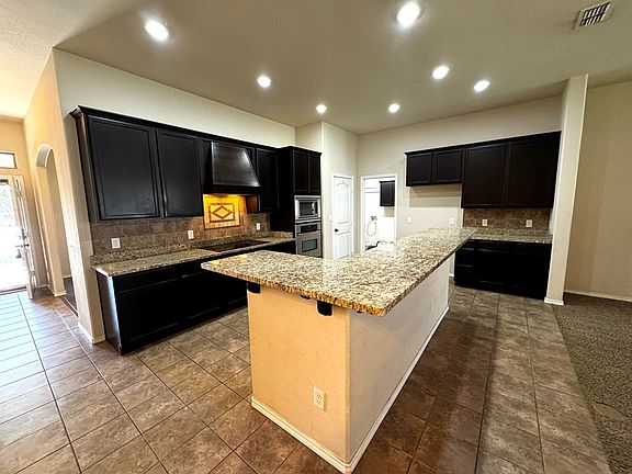 4th image of 406 Mantle Ct