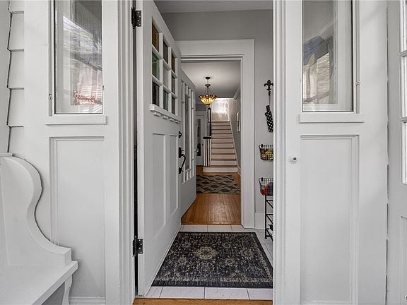 3rd image of 213 Cambridge St