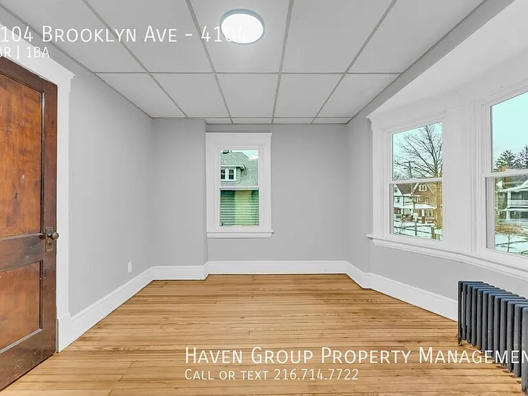 4104 Brooklyn Ave #4104 — Photo 15