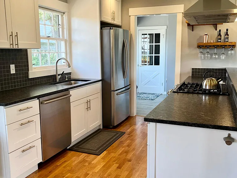 3914 Cliffside Dr — Photo 5