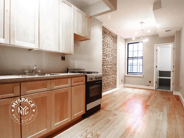 885 Saint John's Place image 1 of 7