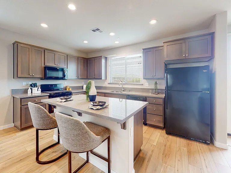 1590 Abundance Way — Photo 3