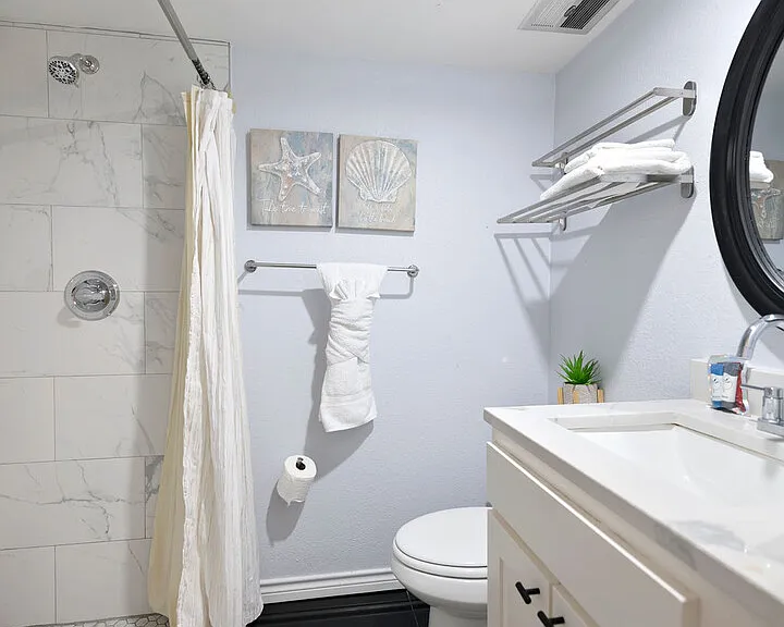 E Avenue J — Photo 18