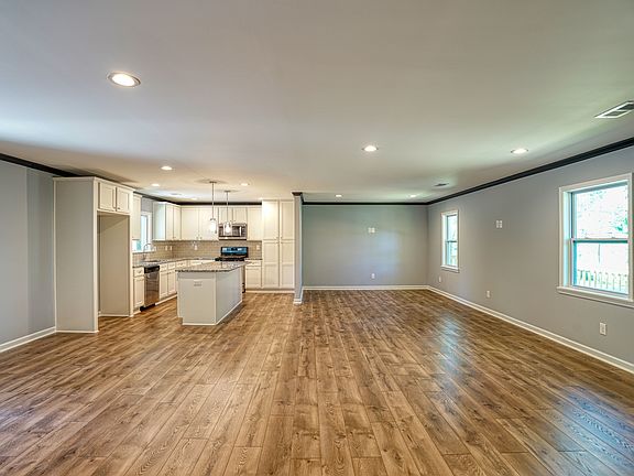 5th image of 2557 Lake Capri Dr