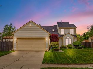 6054 Carnegie St, Romulus, MI 48174
