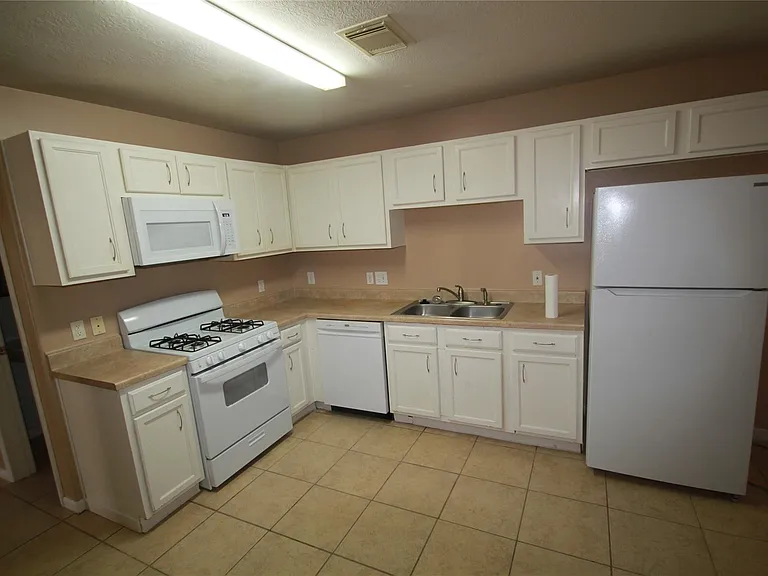 6418 Mountain Pines Ln — Photo 19