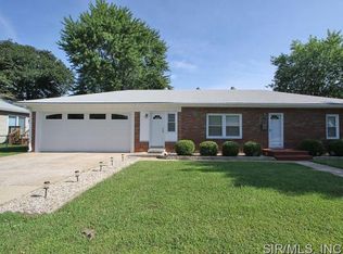 329 Elble Ave, Wood River, IL 62095