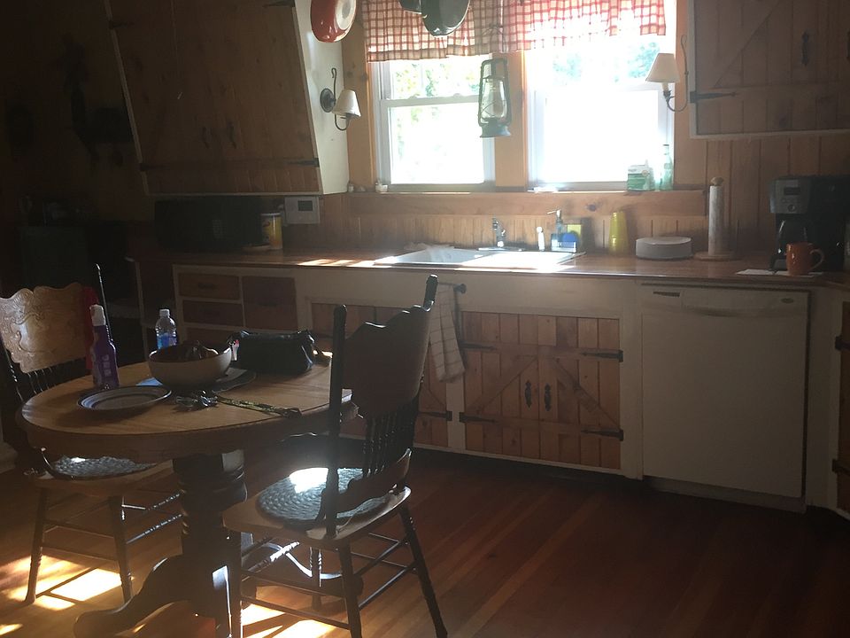 2nd image of 48 Britton St