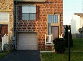 60 Sara Ln, Hanover, PA 17331