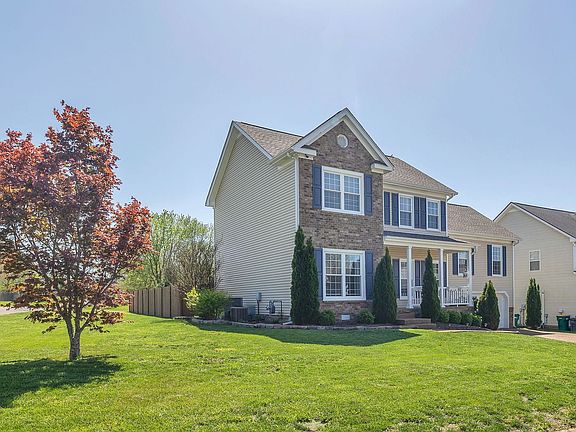 4th image of 1001 Watauga Ct