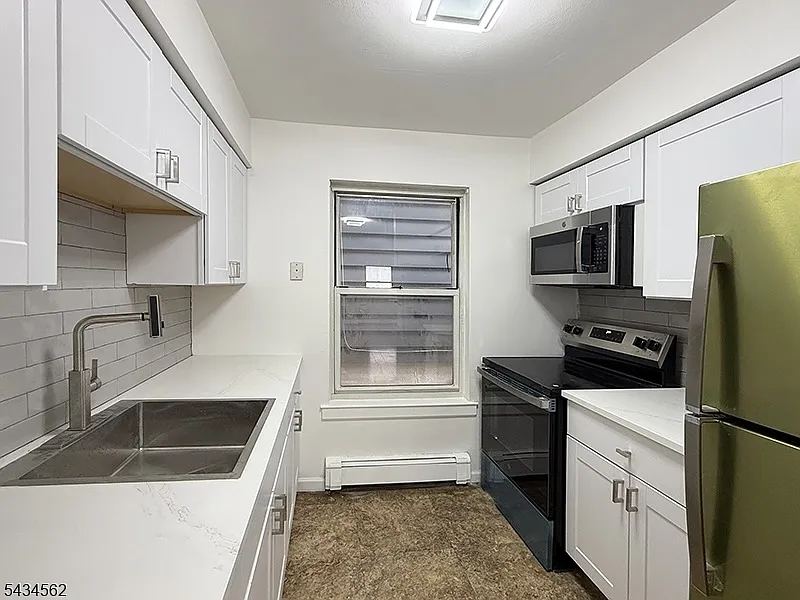 1 bed, 1.0 bath, $1,900 — Photo 3