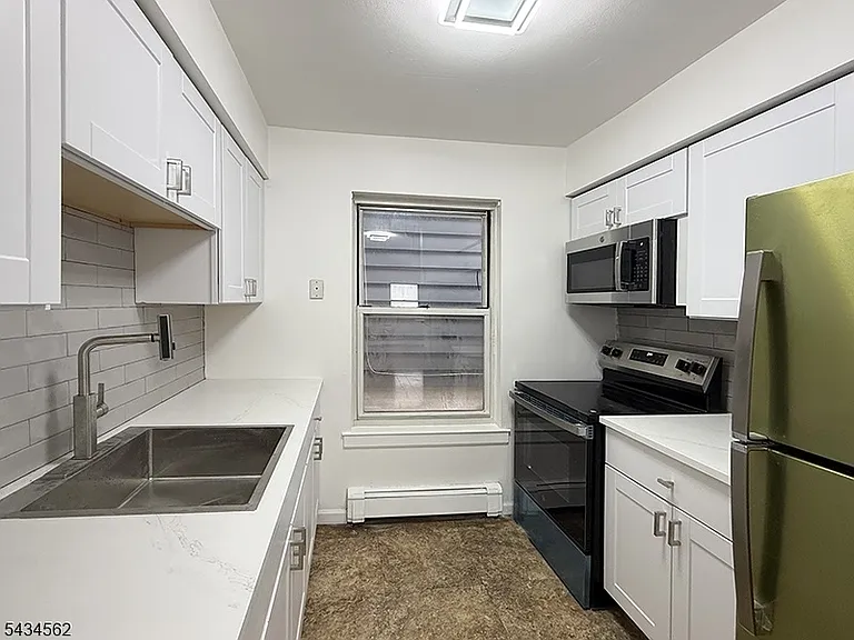 19 Van Rensselear St #2 — Photo 3