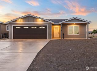 418 Cherry Ln SW, Mattawa, WA 99349