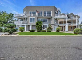 64 Bay Breeze Dr, Toms River, NJ 08753