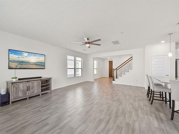 3rd image of 4206 Shady Palmetto Drive