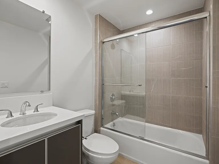 The Fairfax Flats — Photo 20