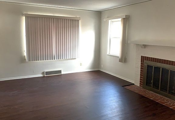 4th image of 1044 Sherwood Dr