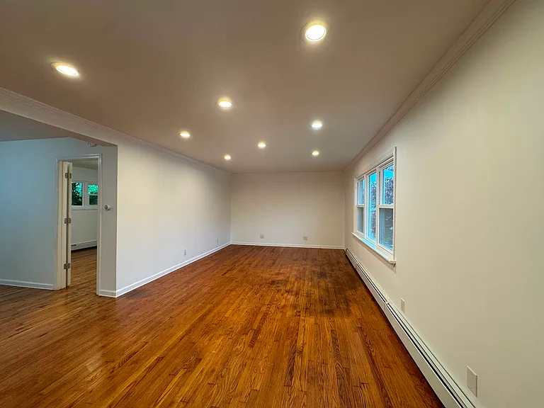1319 Bryn Mawr St #1 — Photo 9