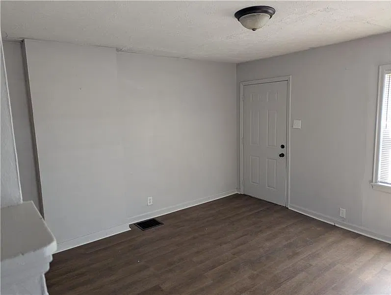 2 bed, 812 sqft, $1,100 — Photo 3