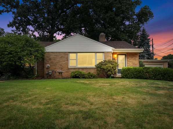 8824 W Harrison AVENUE, Milwaukee, WI 53227
