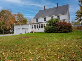 84 School St, Waldoboro, ME 04572