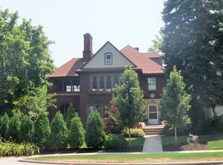 2103 Coventry Rd, Cleveland Heights, OH 44118