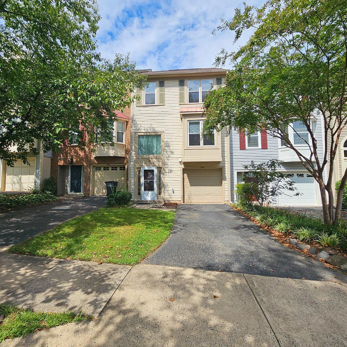 3 bed, 4.0 bath, 1810 sqft, $3,000 — Photo 1